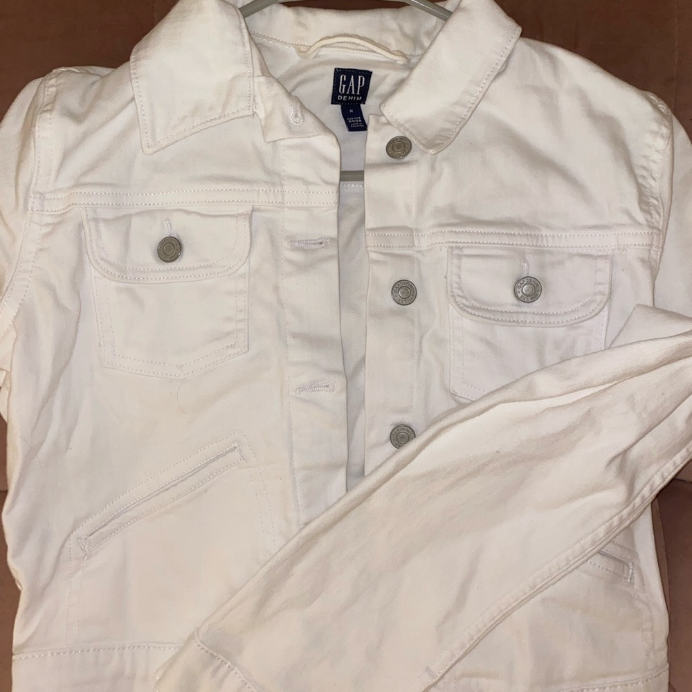 GAP women’s white cropped denim jacket